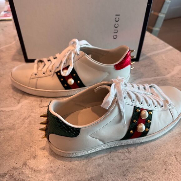 Gucci - Leather "Ace" Studded White Tennis Shoes - Women Size 8 - Picture 2 of 7